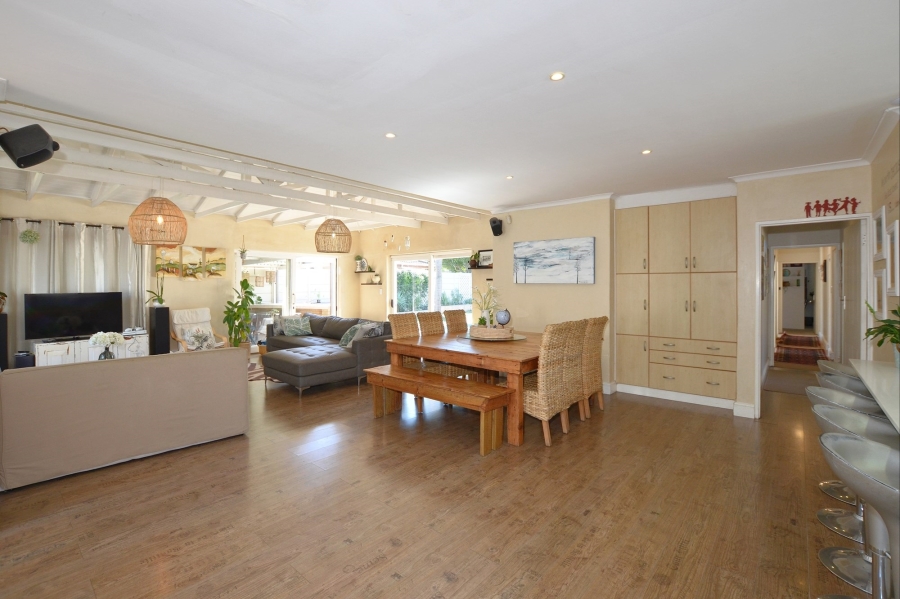 5 Bedroom Property for Sale in Welgelegen 2 Western Cape